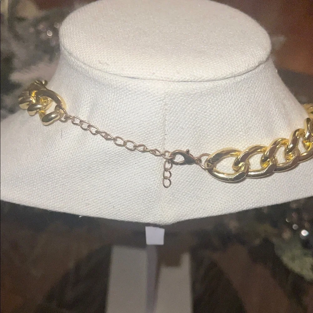 Elegant Gold Chain Necklace light weight - Picture 3 of 3